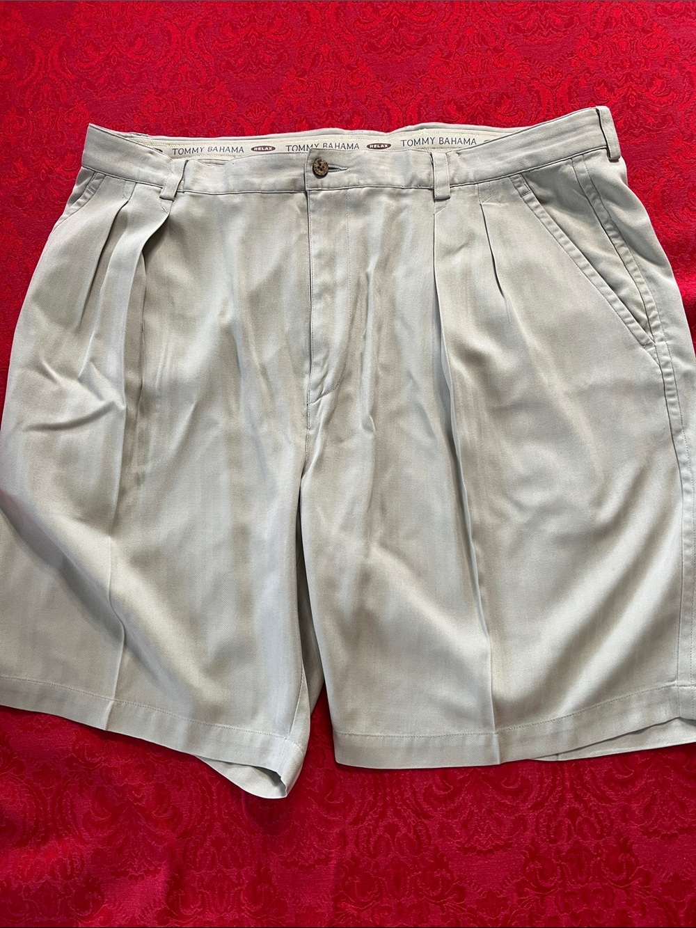 Tommy Bahama Relax Men's 100% Silk Pleated Shorts Beige Tan Size 40 Luxury Casua